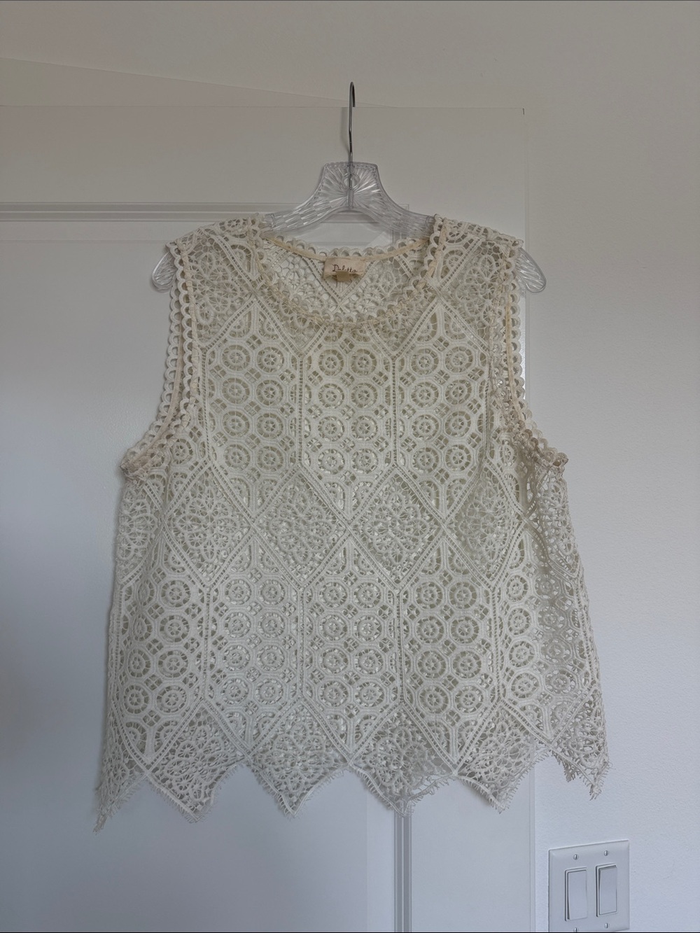 dELiA*s Cream Crochet Lace Tank Top